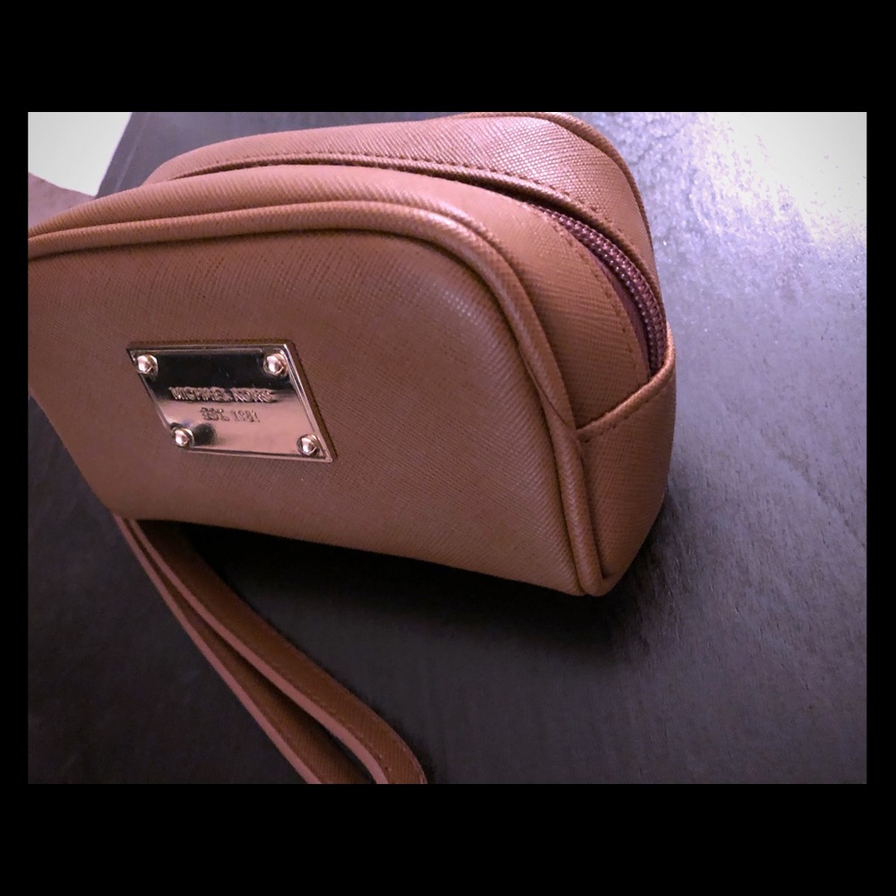 Michael Kors wristlet